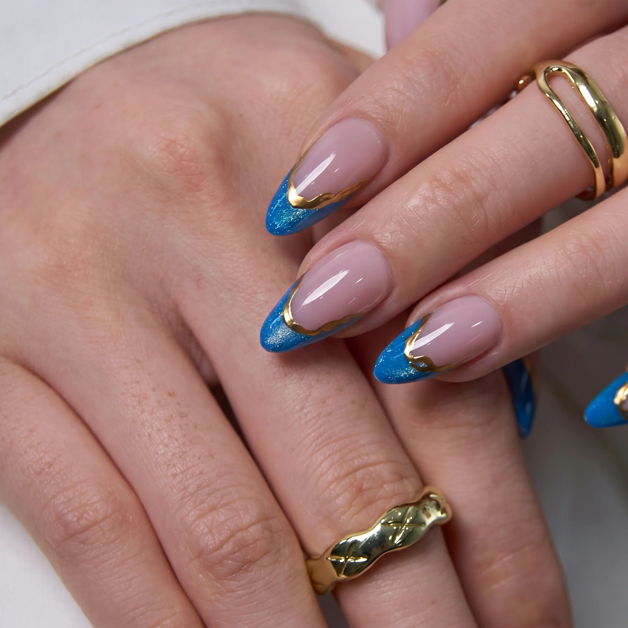 Designer’s Pick | Sapphire Flame – M Almond - Image 4