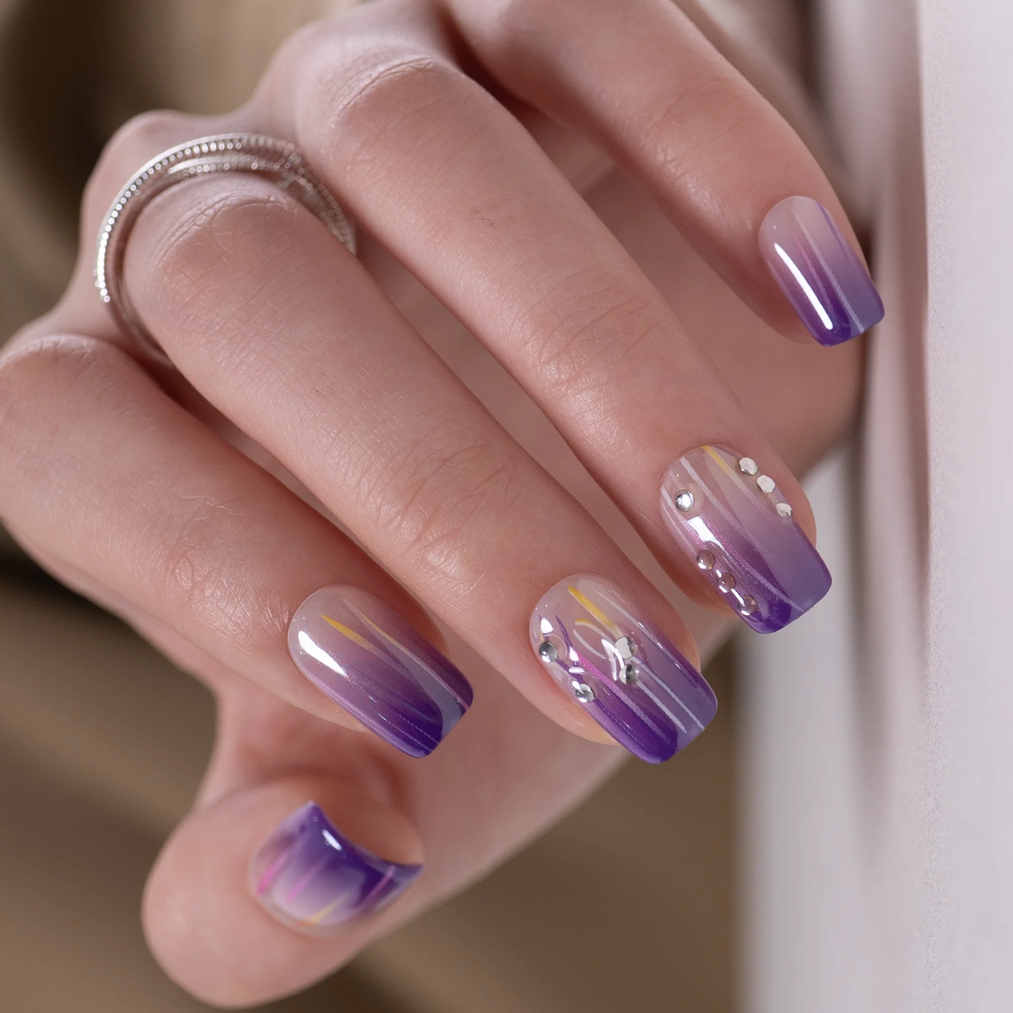 Designer’s Pick | Aurora Shine – M Squoval - Image 2