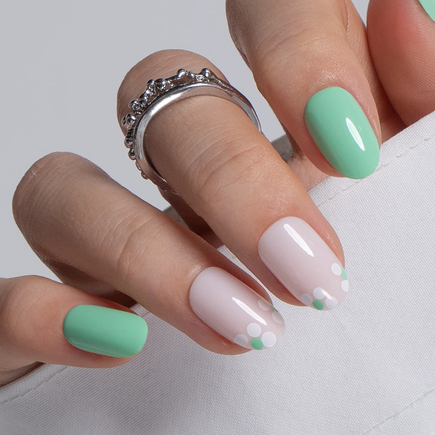 Spring Dot – S Oval - Image 2