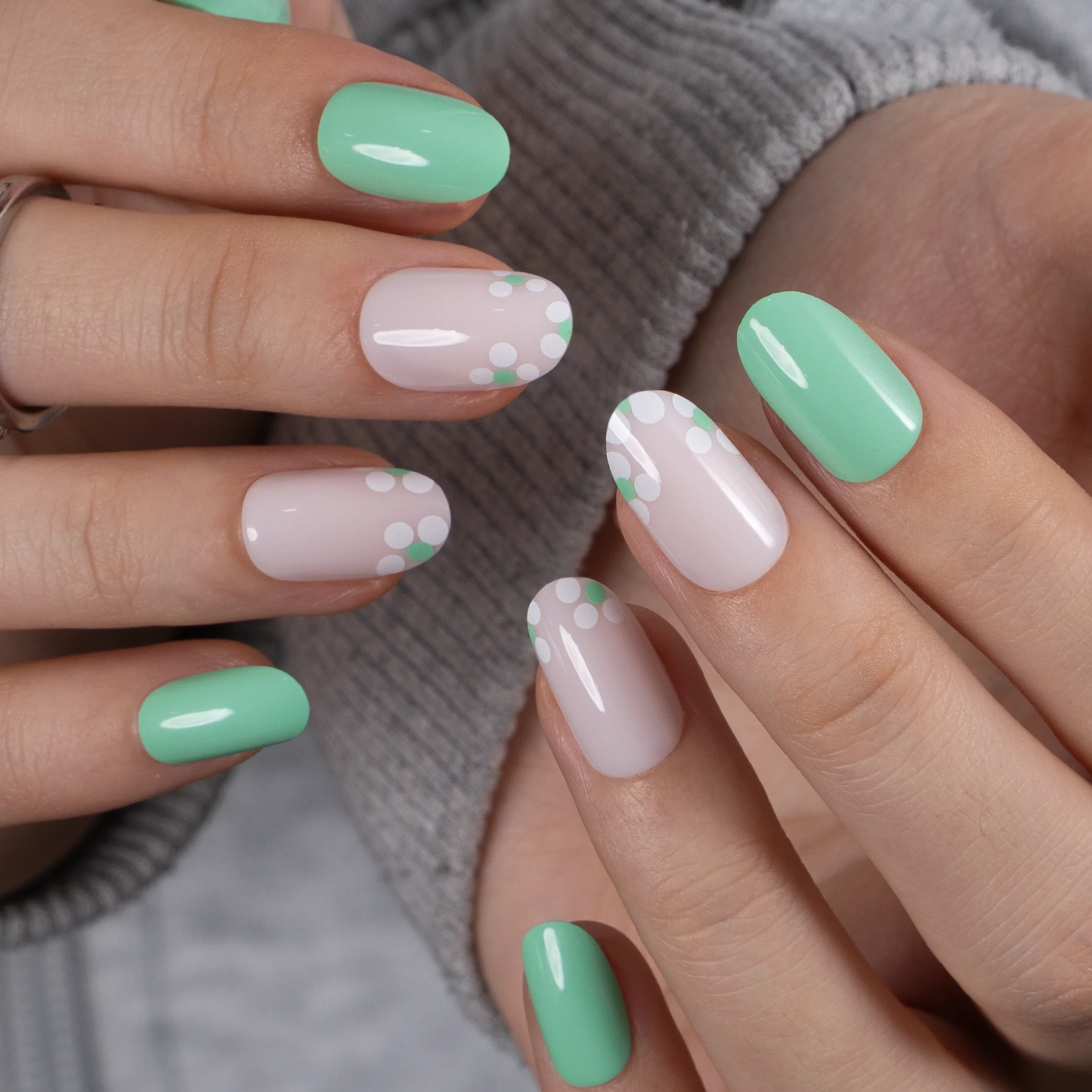 Spring Dot – S Oval - Image 3
